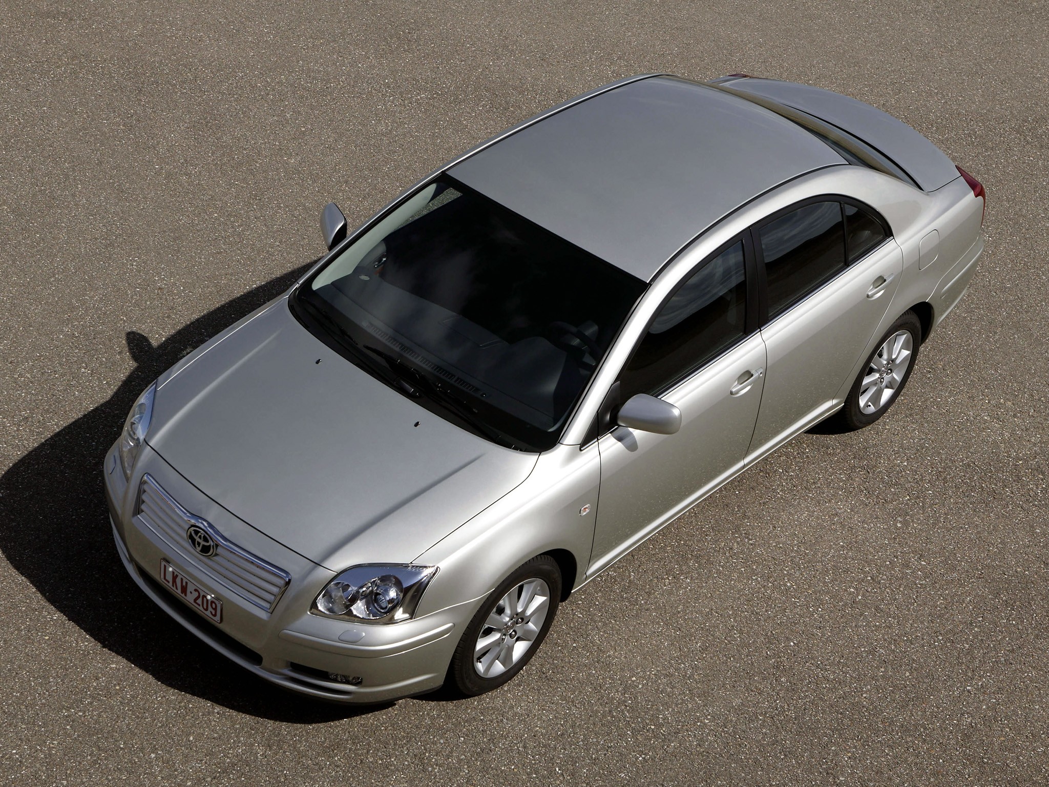 Toyota Avensis photo 16