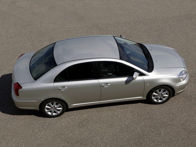 Toyota Avensis foto 17