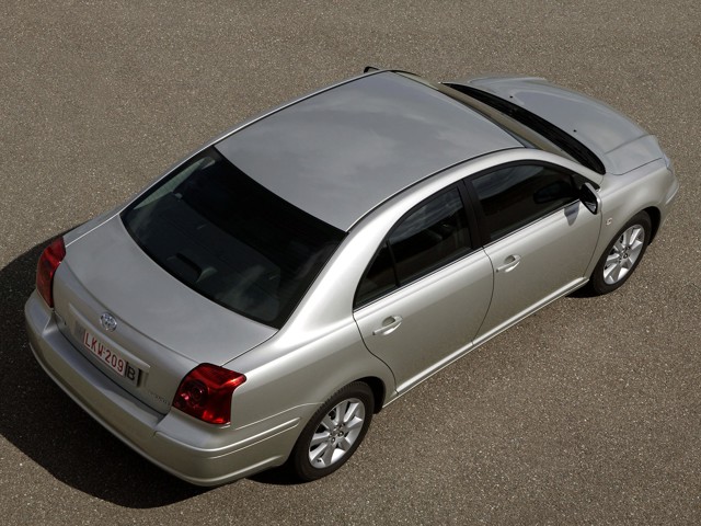 Toyota Avensis foto 18