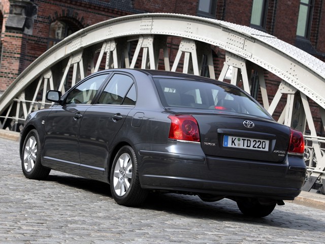 Toyota Avensis foto 20