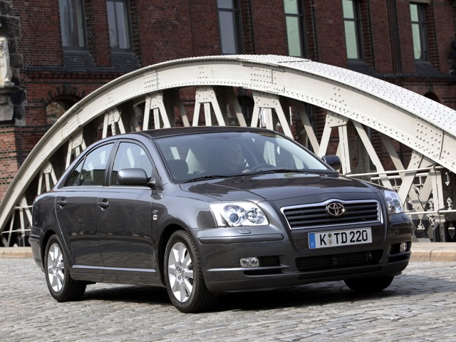 Toyota Avensis foto 21
