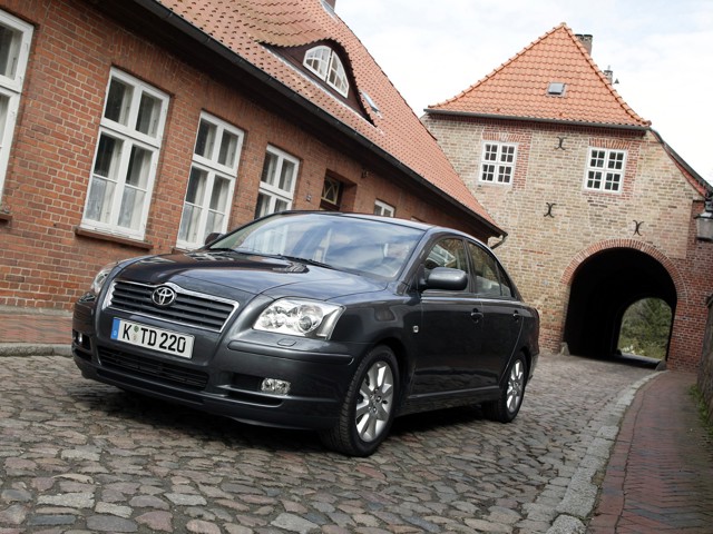 Toyota Avensis foto 23