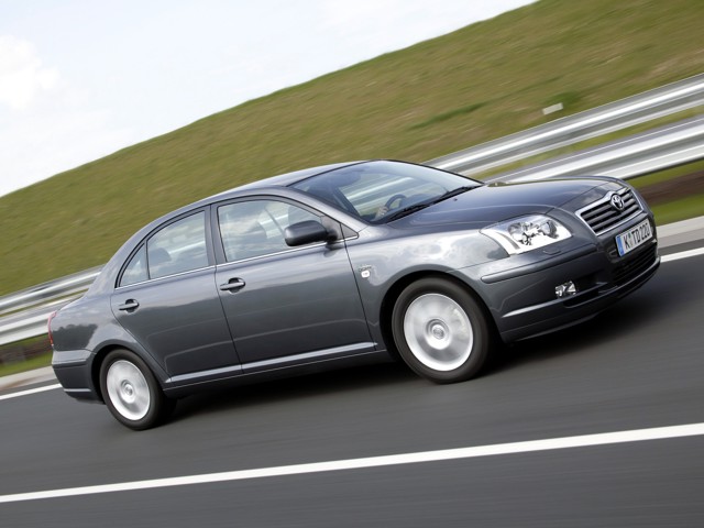 Toyota Avensis foto 24