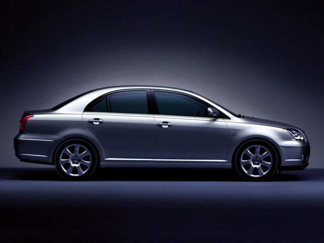 Toyota Avensis foto 31