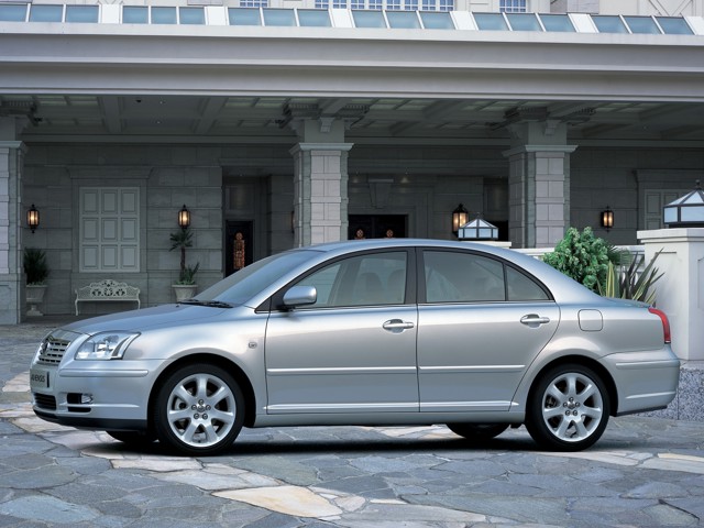 Toyota Avensis foto 32