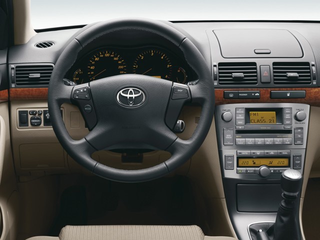 Toyota Avensis foto 42
