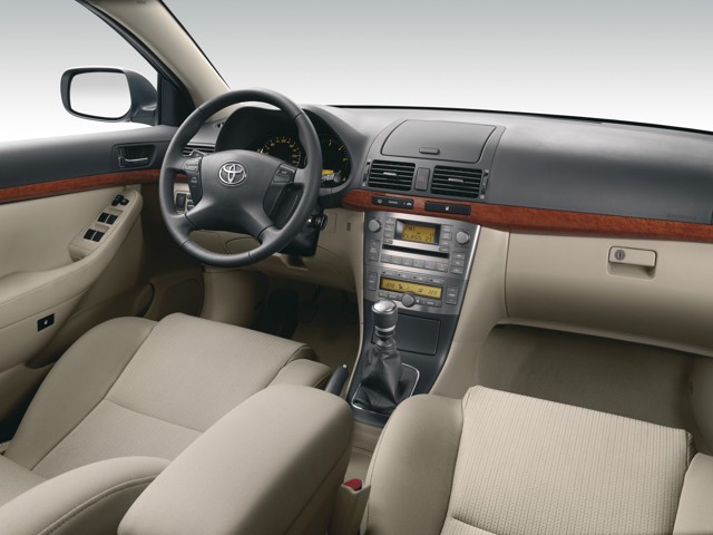 Toyota Avensis foto 48