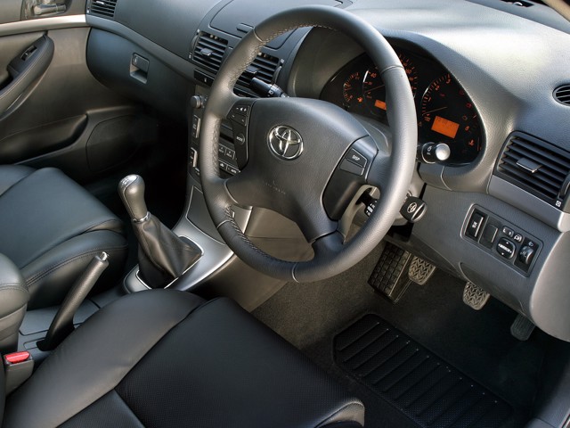 Toyota Avensis foto 49