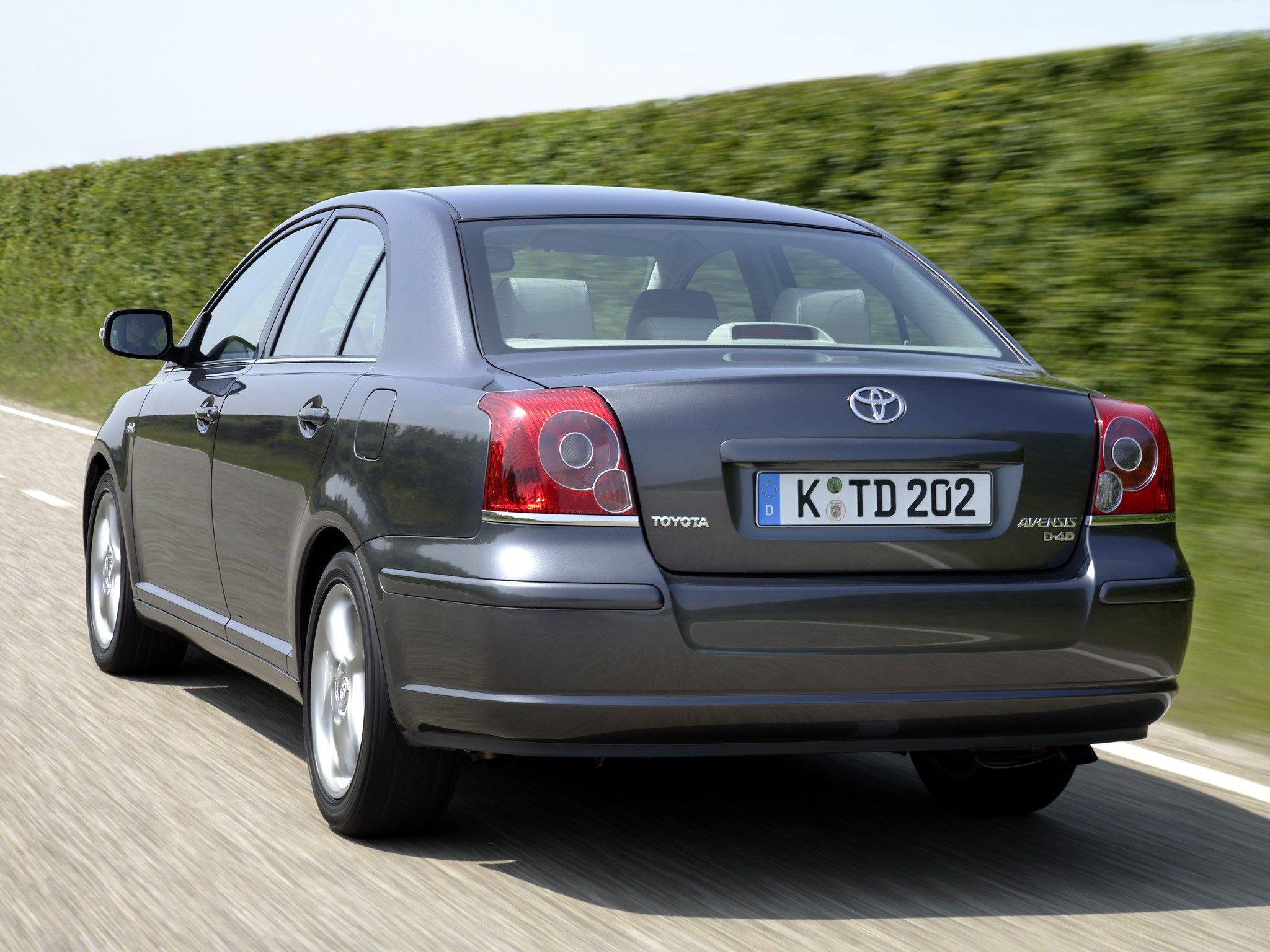 Toyota Avensis photo 7