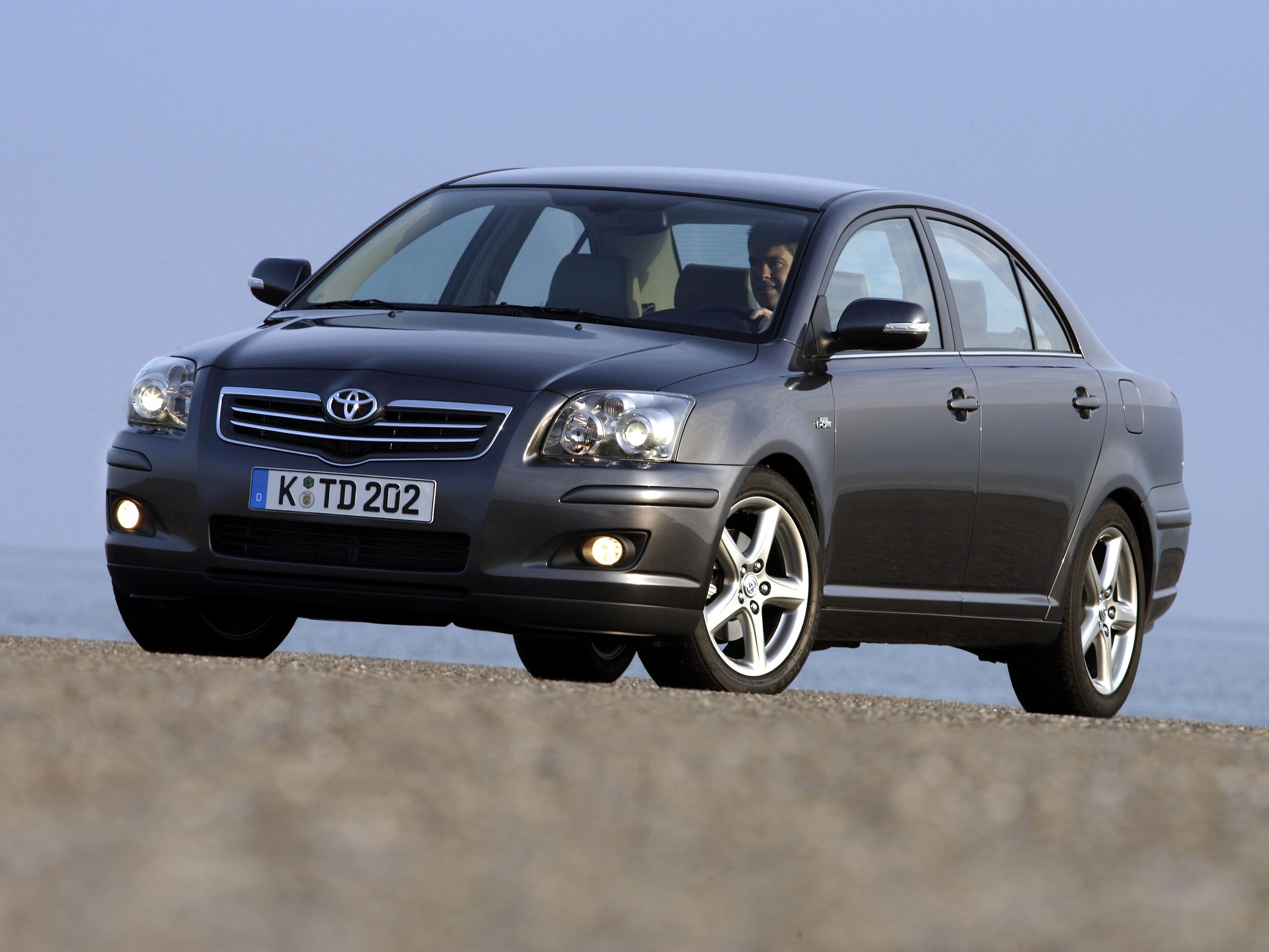 Toyota Avensis photo 10