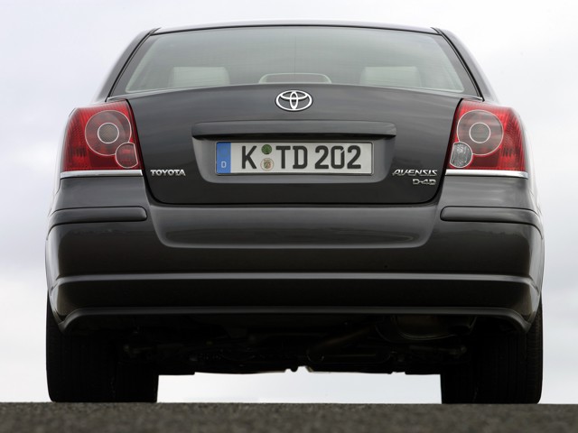 Toyota Avensis foto 14