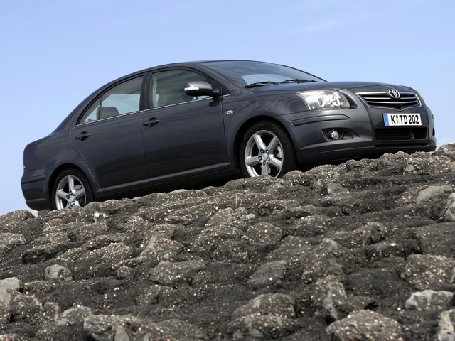 Toyota Avensis foto 17