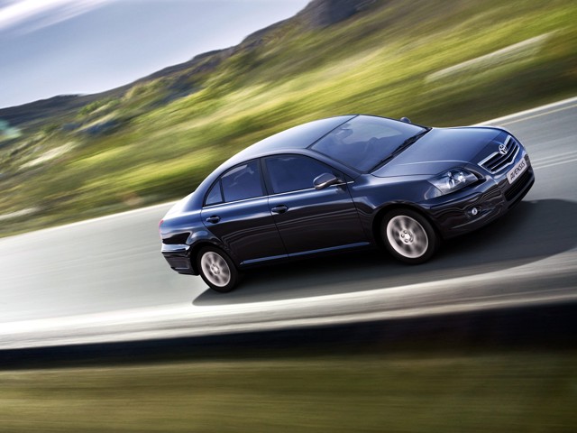 Toyota Avensis foto 21