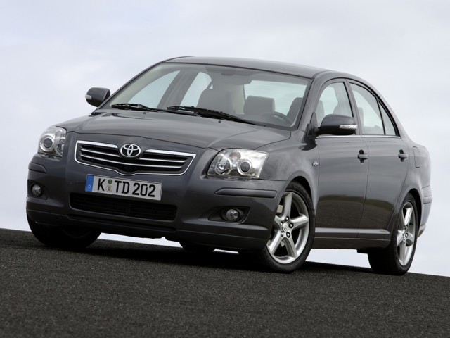 Toyota Avensis foto 24