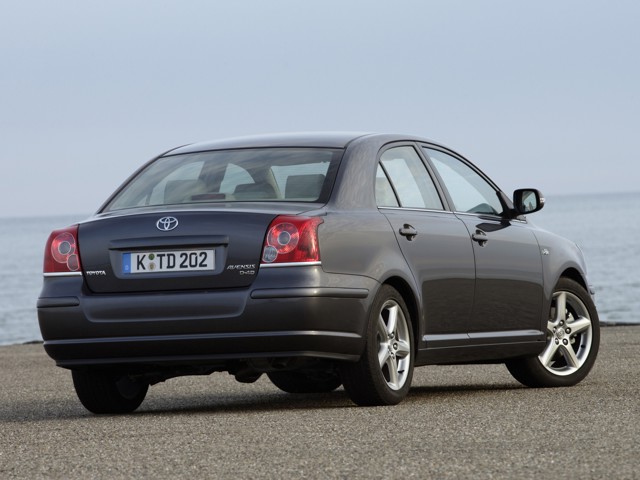 Toyota Avensis foto 29