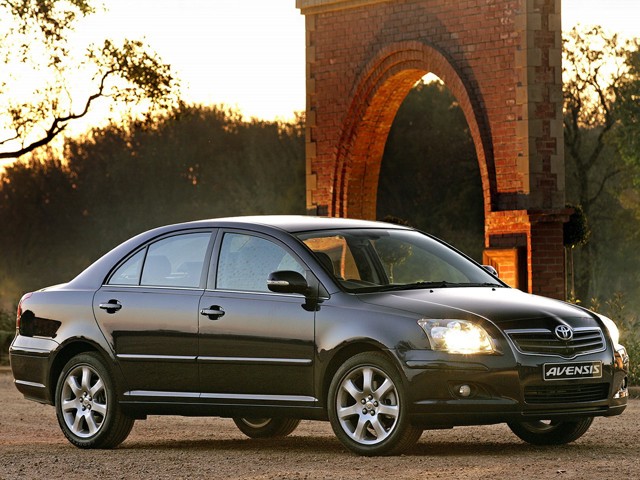 Toyota Avensis foto 31