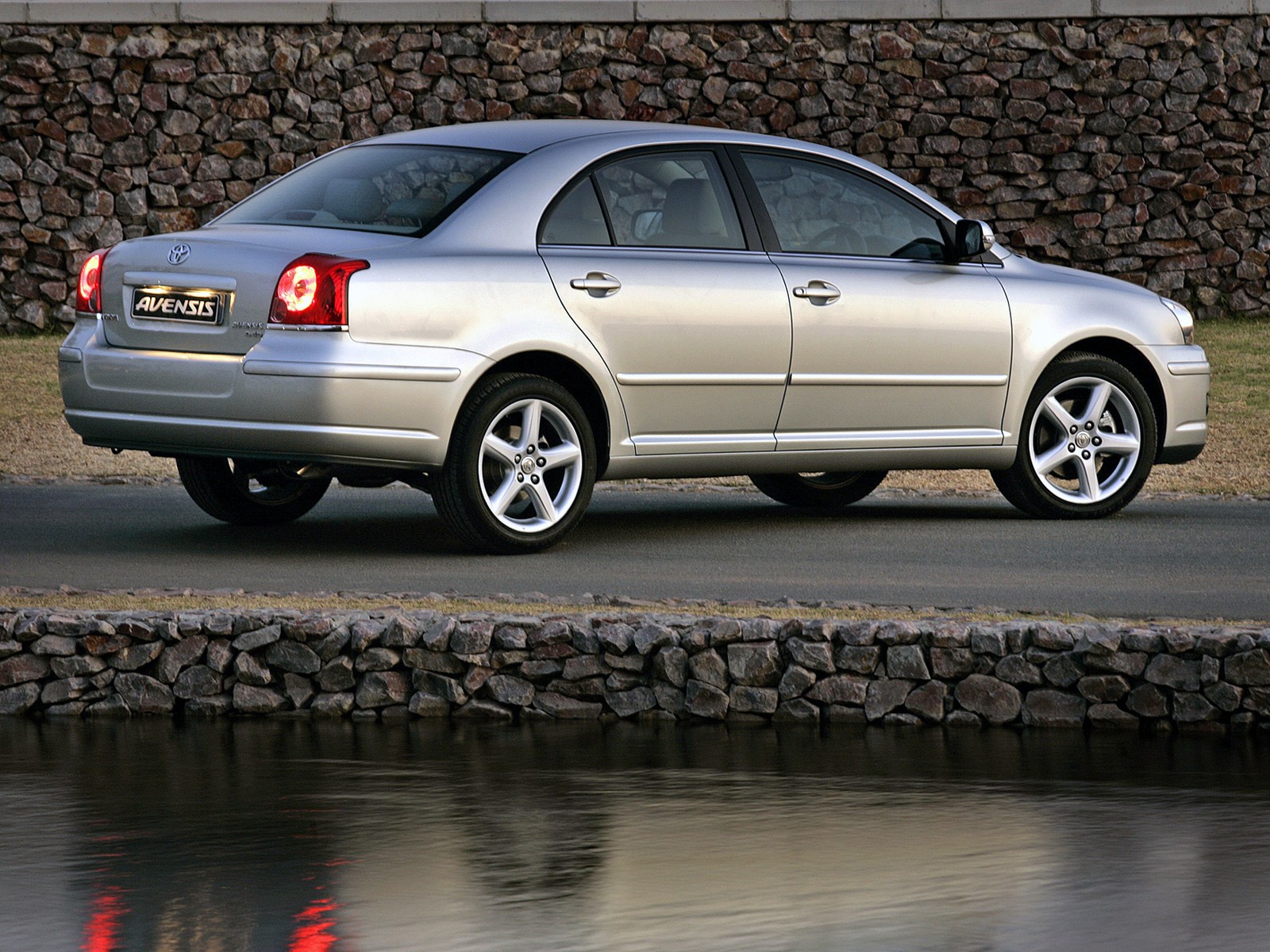 Toyota Avensis photo 35