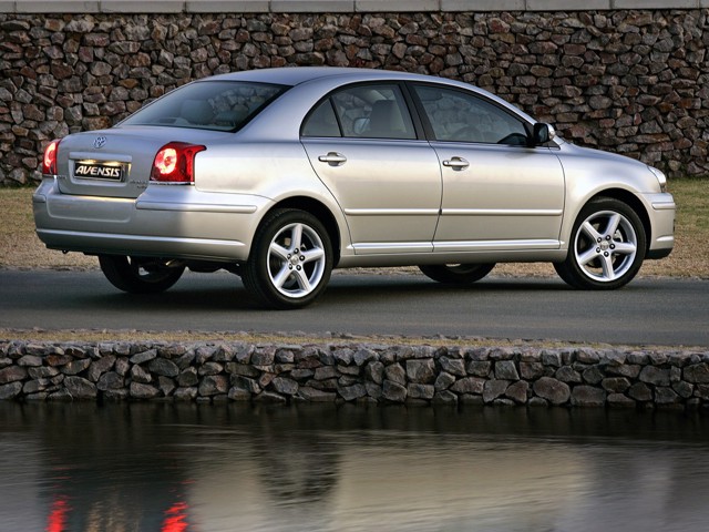 Toyota Avensis foto 35