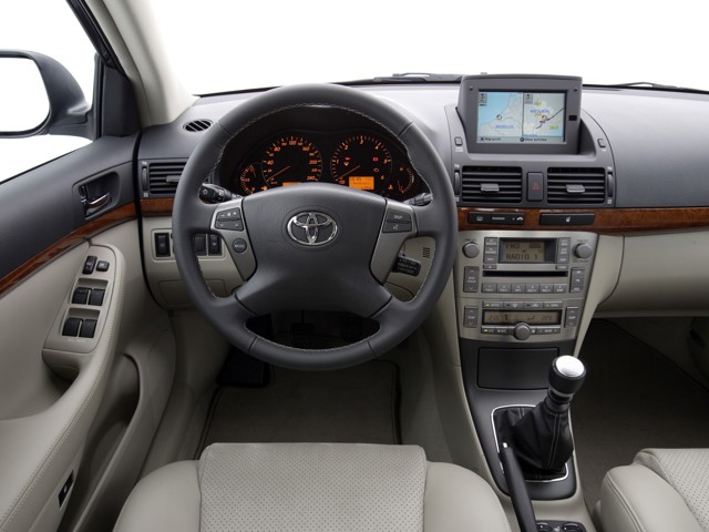 Toyota Avensis foto 44