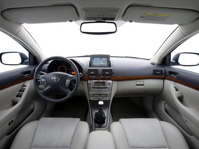 Toyota Avensis foto 46