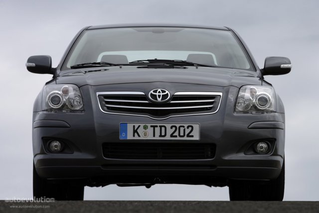 Toyota Avensis foto 4