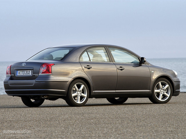 Toyota Avensis foto 2