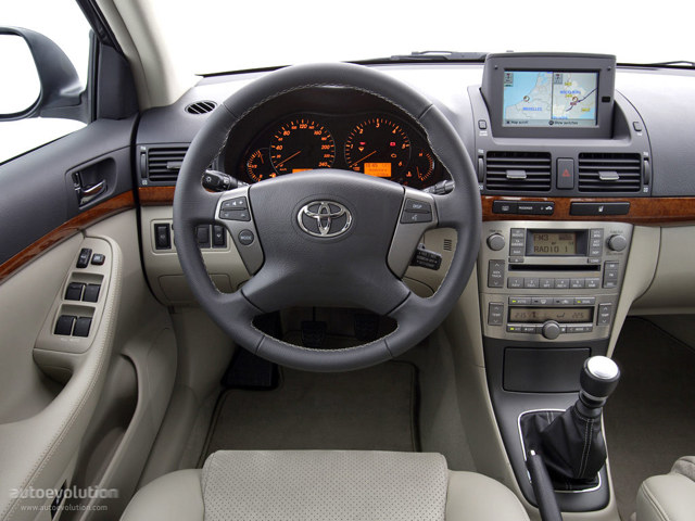 Toyota Avensis foto 43
