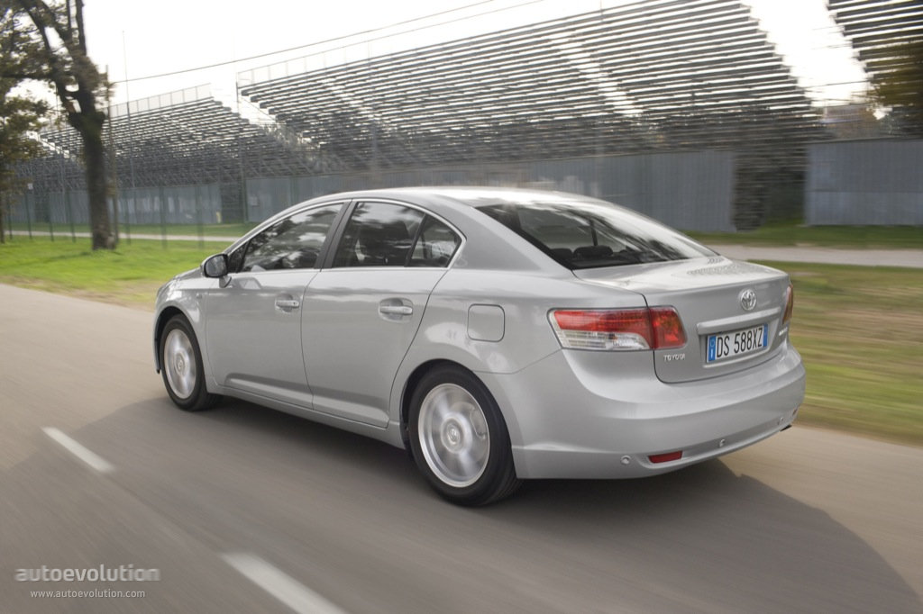 Toyota Avensis photo 5
