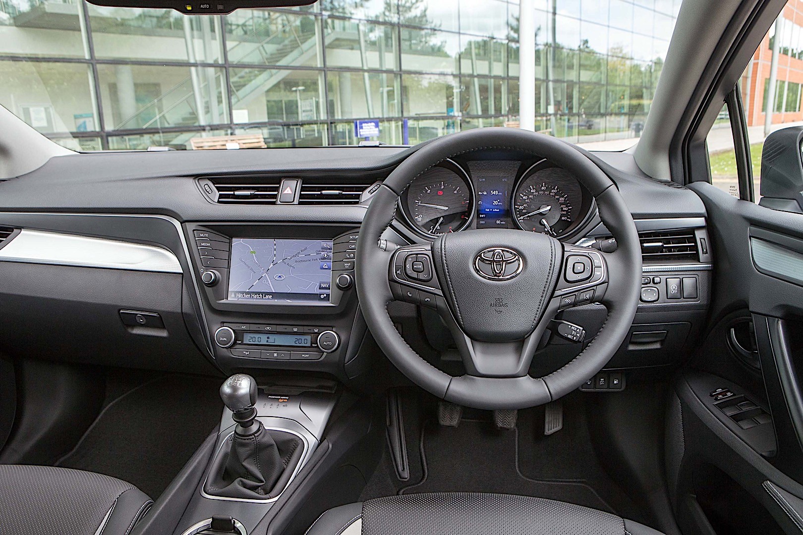 Toyota Avensis photo 42