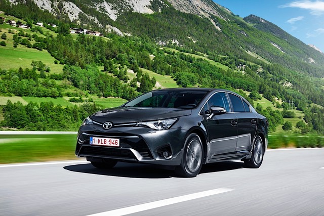 Toyota Avensis foto 1