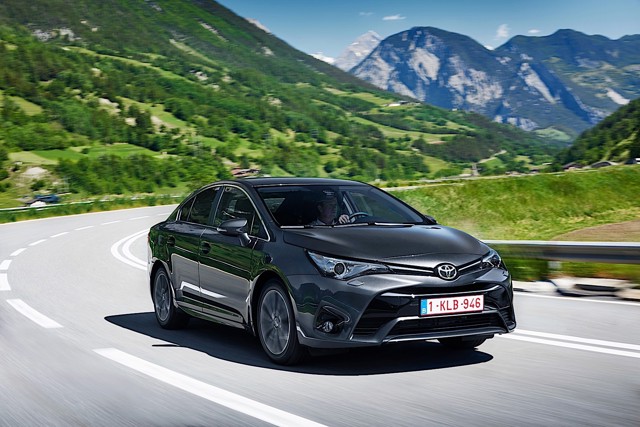 Toyota Avensis foto 3