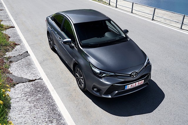 Toyota Avensis foto 7