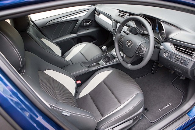 Toyota Avensis foto 43