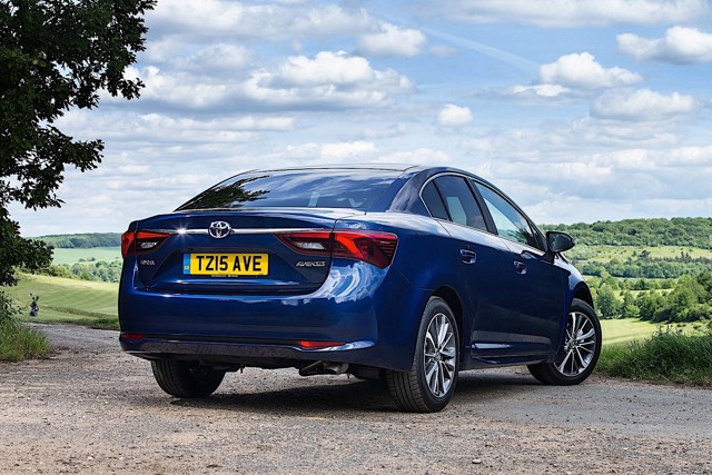 Toyota Avensis foto 10