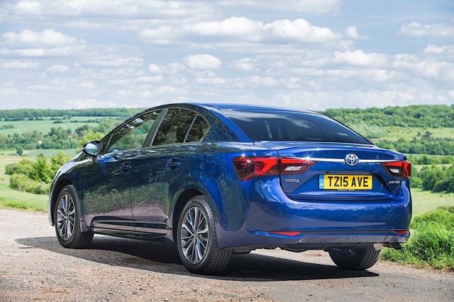 Toyota Avensis foto 13