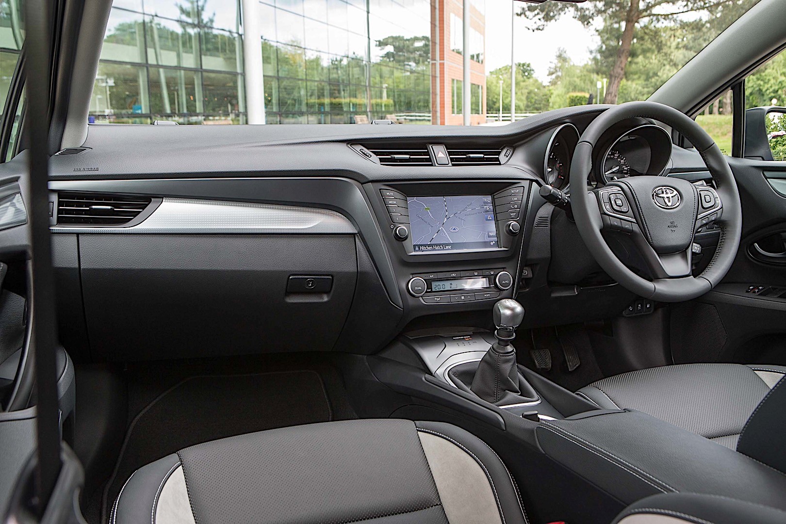 Toyota Avensis photo 44