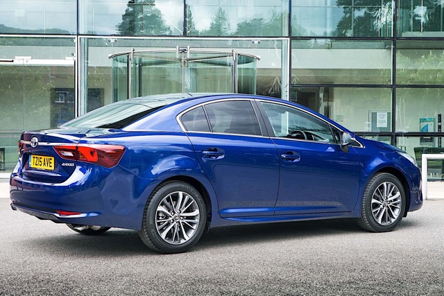 Toyota Avensis foto 20