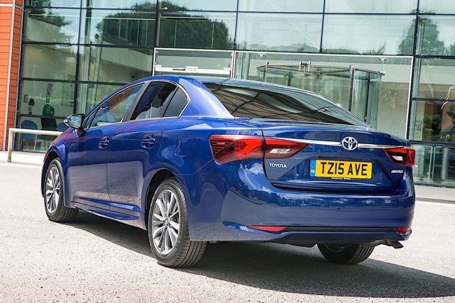 Toyota Avensis foto 23
