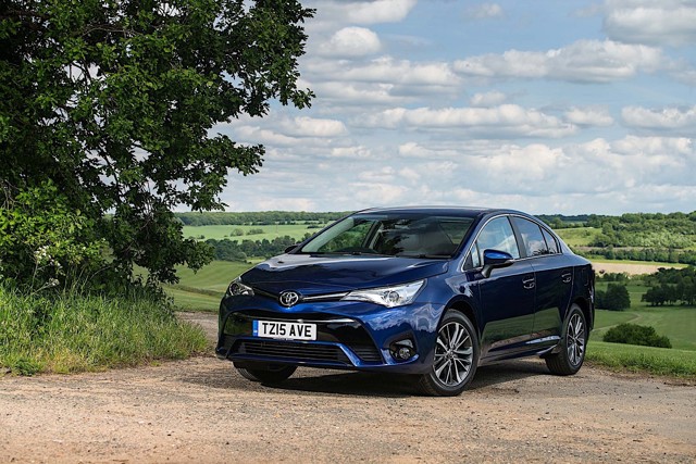 Toyota Avensis foto 27