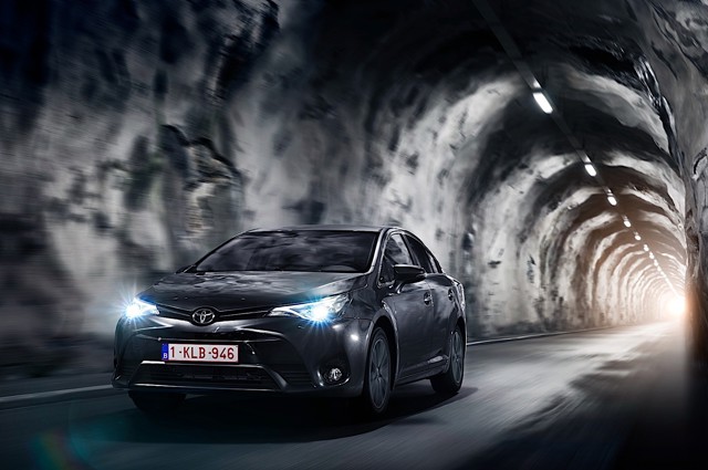 Toyota Avensis foto 30