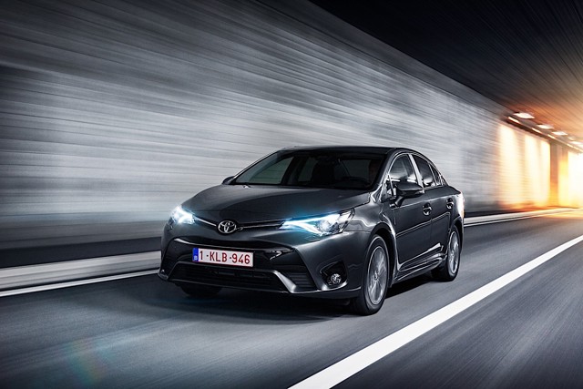 Toyota Avensis foto 35