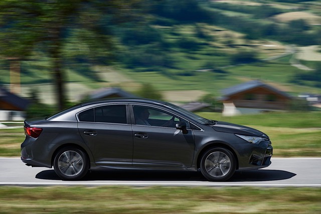 Toyota Avensis foto 39