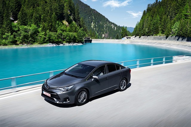 Toyota Avensis foto 40