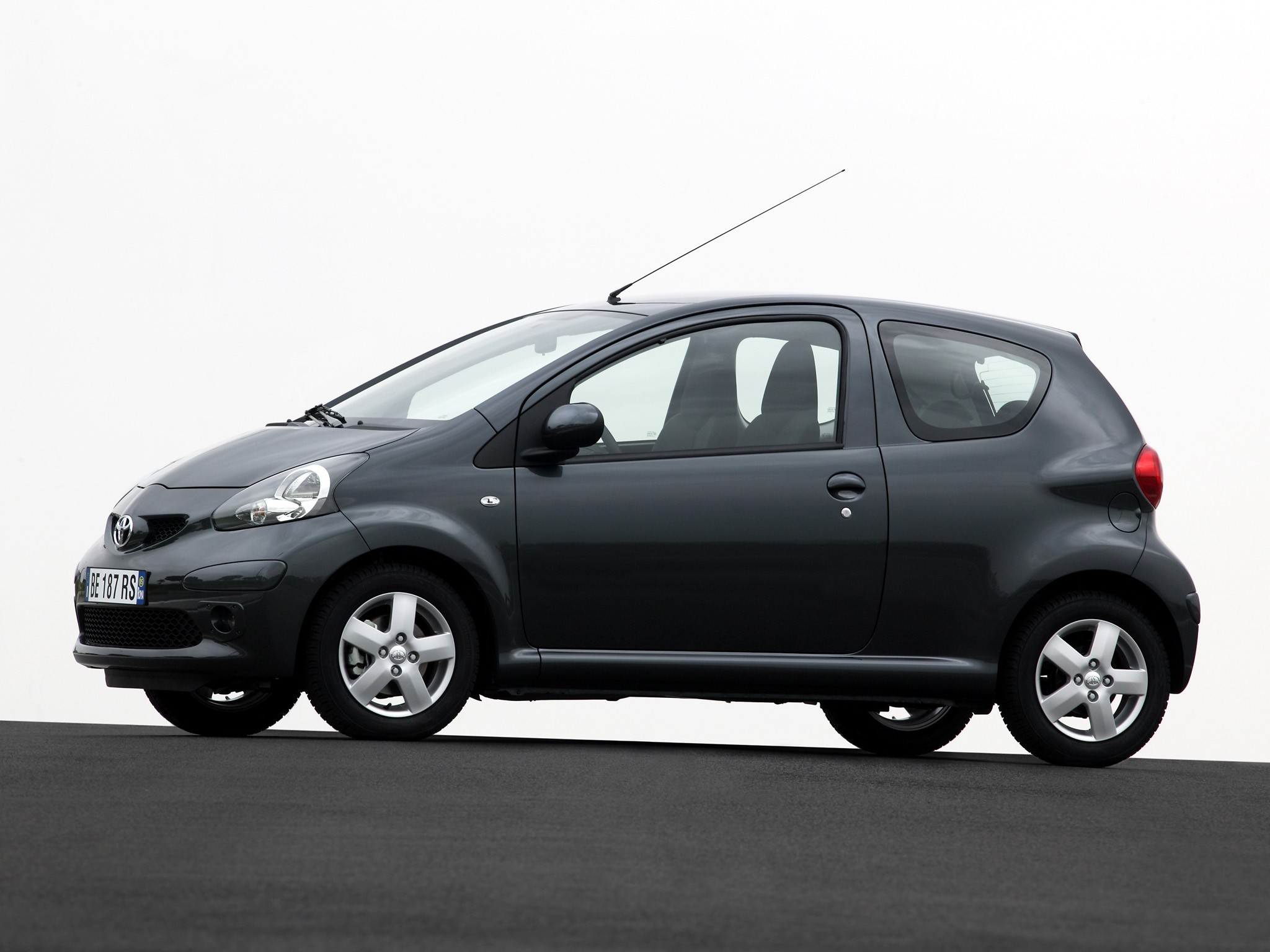 Toyota Aygo 3 Doors photo 12