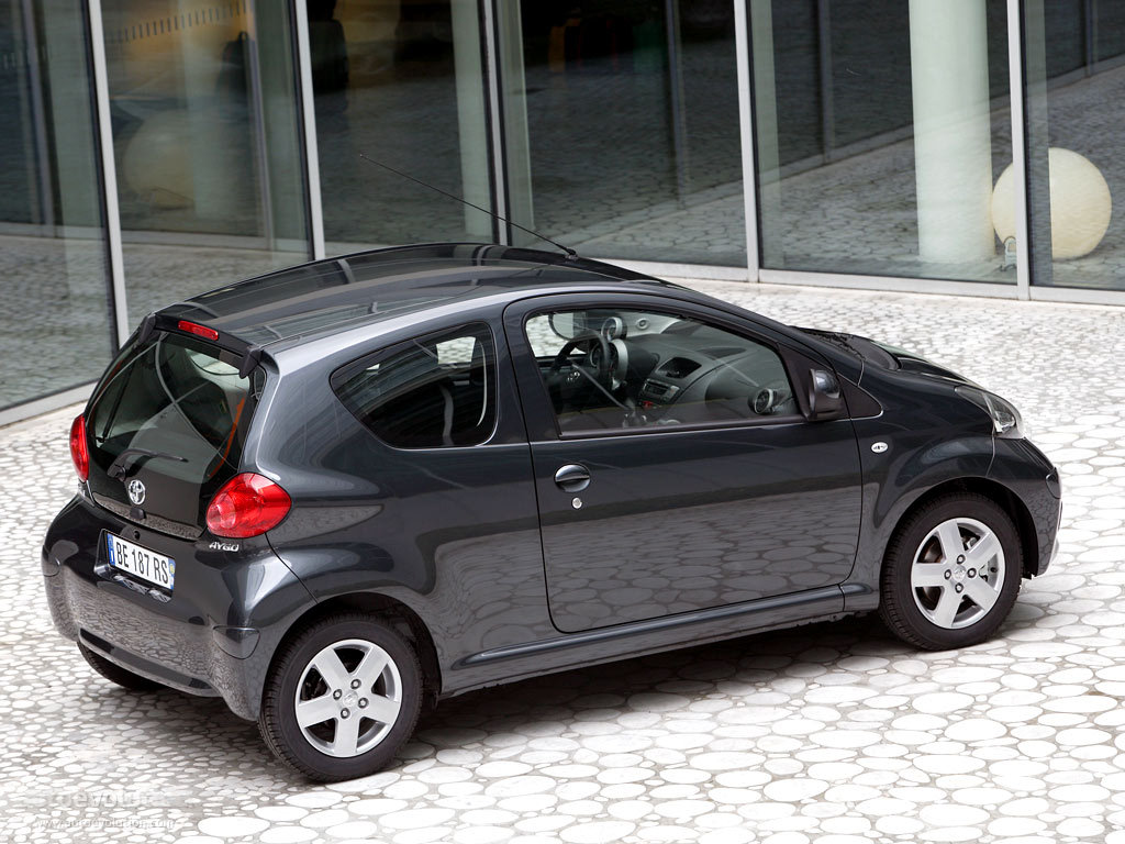 Toyota Aygo 3 Doors photo 2