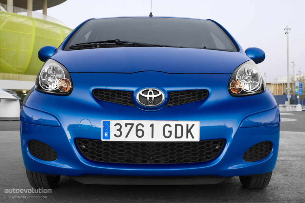 Toyota Aygo 3 Doors photo 2