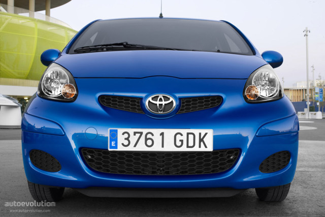 Toyota Aygo 3 Doors photo 2