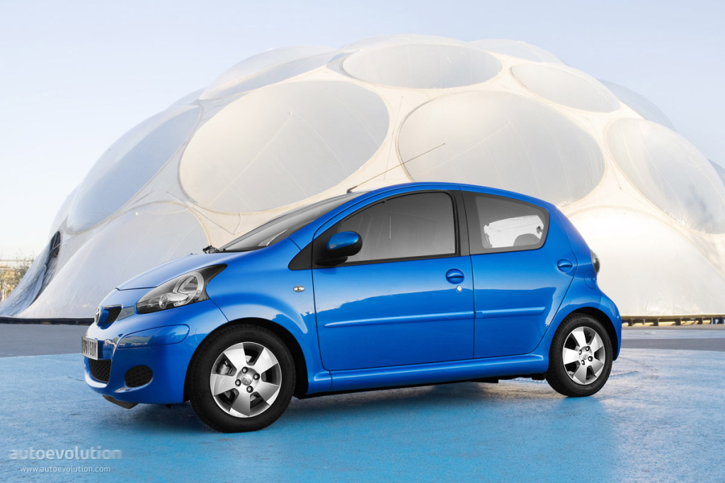 Toyota Aygo 3 Doors photo 3