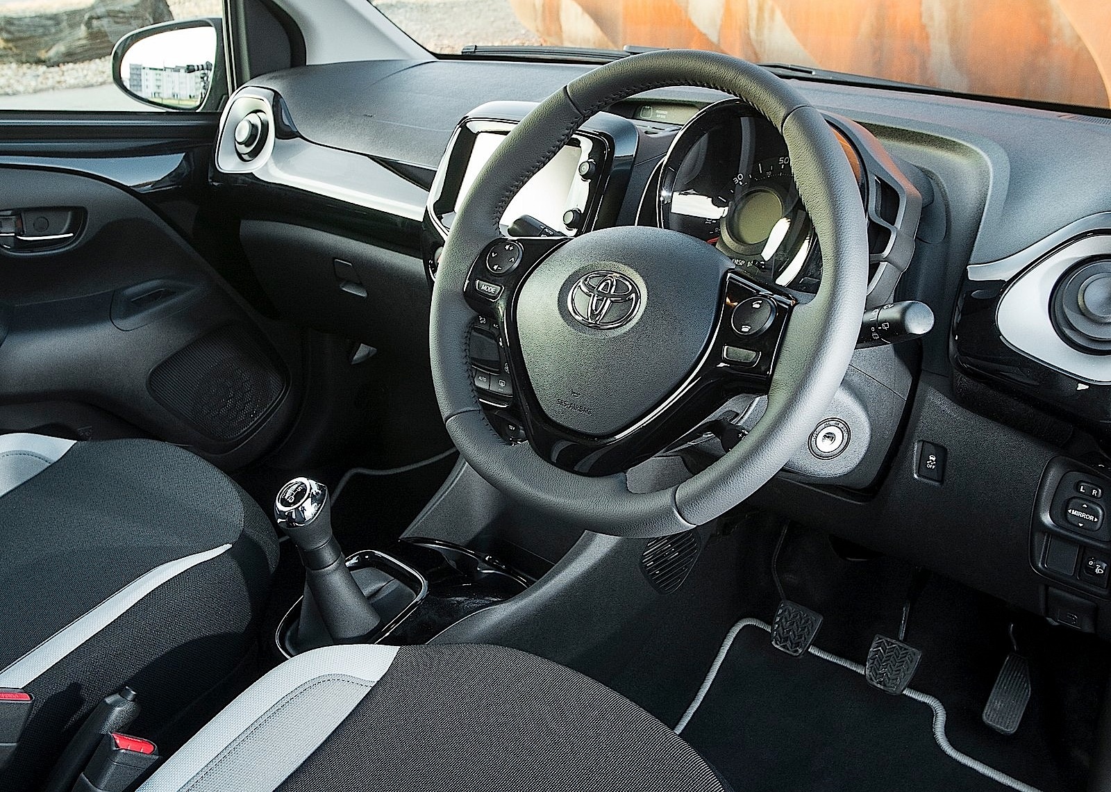 Toyota Aygo 5 Doors photo 98