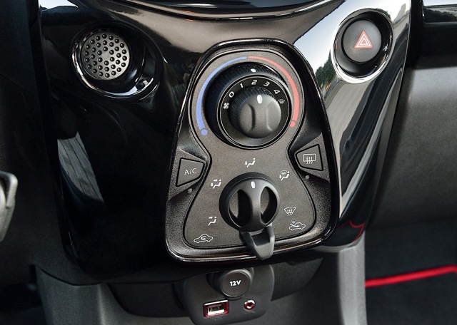 Toyota Aygo 5 Doors photo 104
